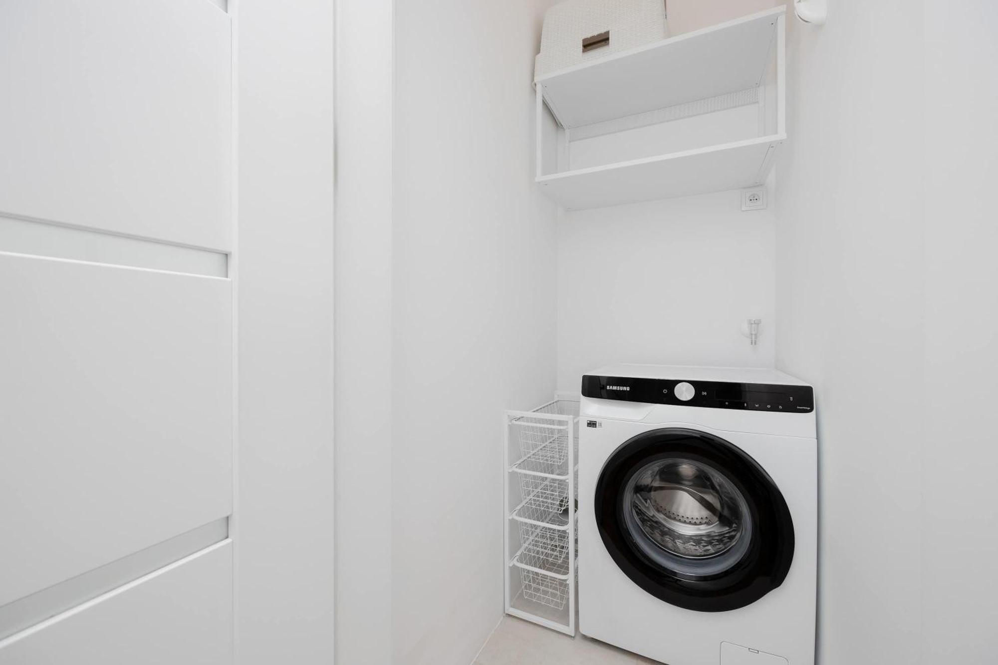 Family With Air Conditioning And Parking In Warsaw's Mokotow District By Renters * Warszawa