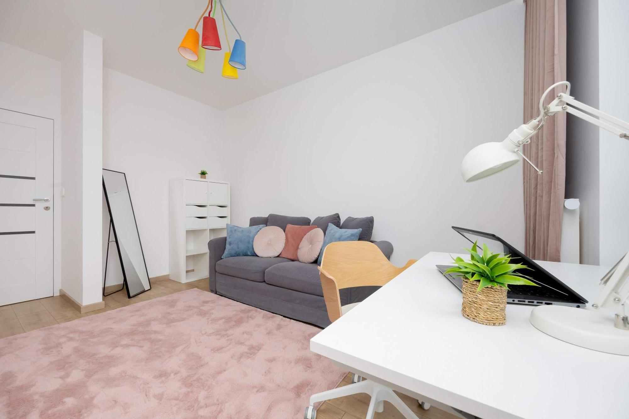 Family With Air Conditioning And Parking In Warsaw's Mokotow District By Renters