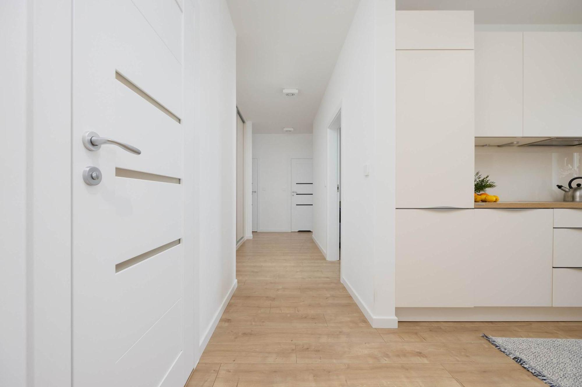 Family With Air Conditioning And Parking In Warsaw's Mokotow District By Renters * Warszawa