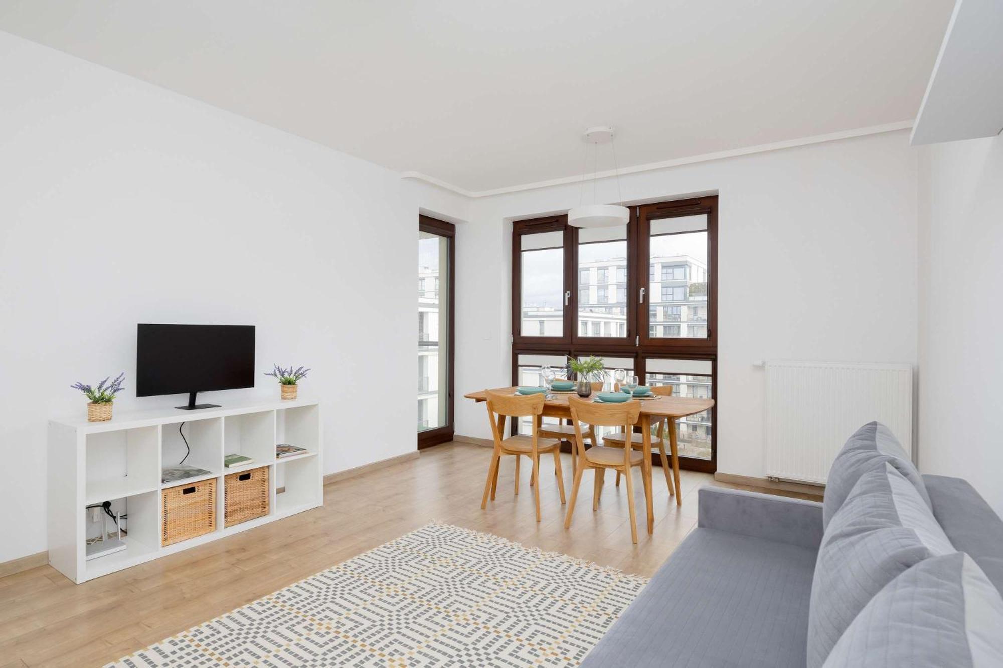 Family With Air Conditioning And Parking In Warsaw's Mokotow District By Renters *