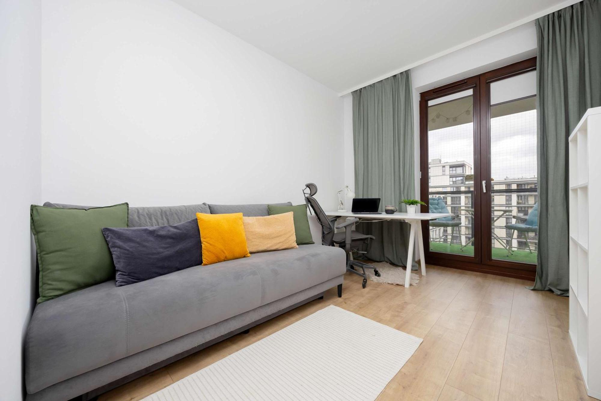 Family With Air Conditioning And Parking In Warsaw's Mokotow District By Renters * Warszawa